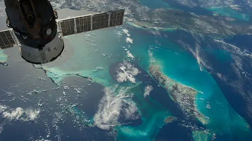 satellite-space-station-océan-ocean