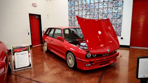 bmw-car-exhibit-voiture-exposition