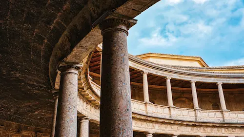 Colonnes-architecture-monument-stone-columns-architecture-monument