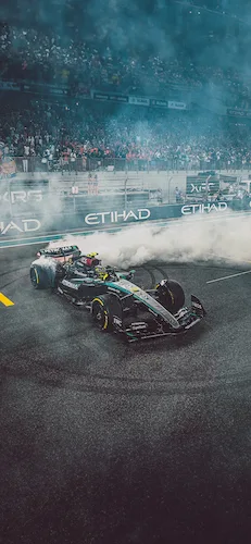 formula-1-mercedes-mercedes-course-race-fumée-smoke-public-crowd