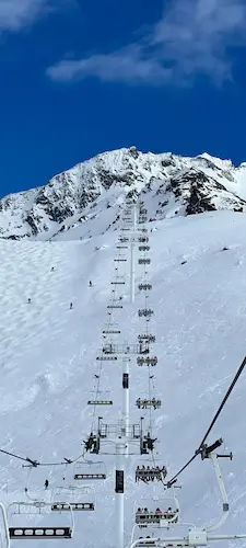 Ski-lift-mountain-Remontée-mécanique-montagne